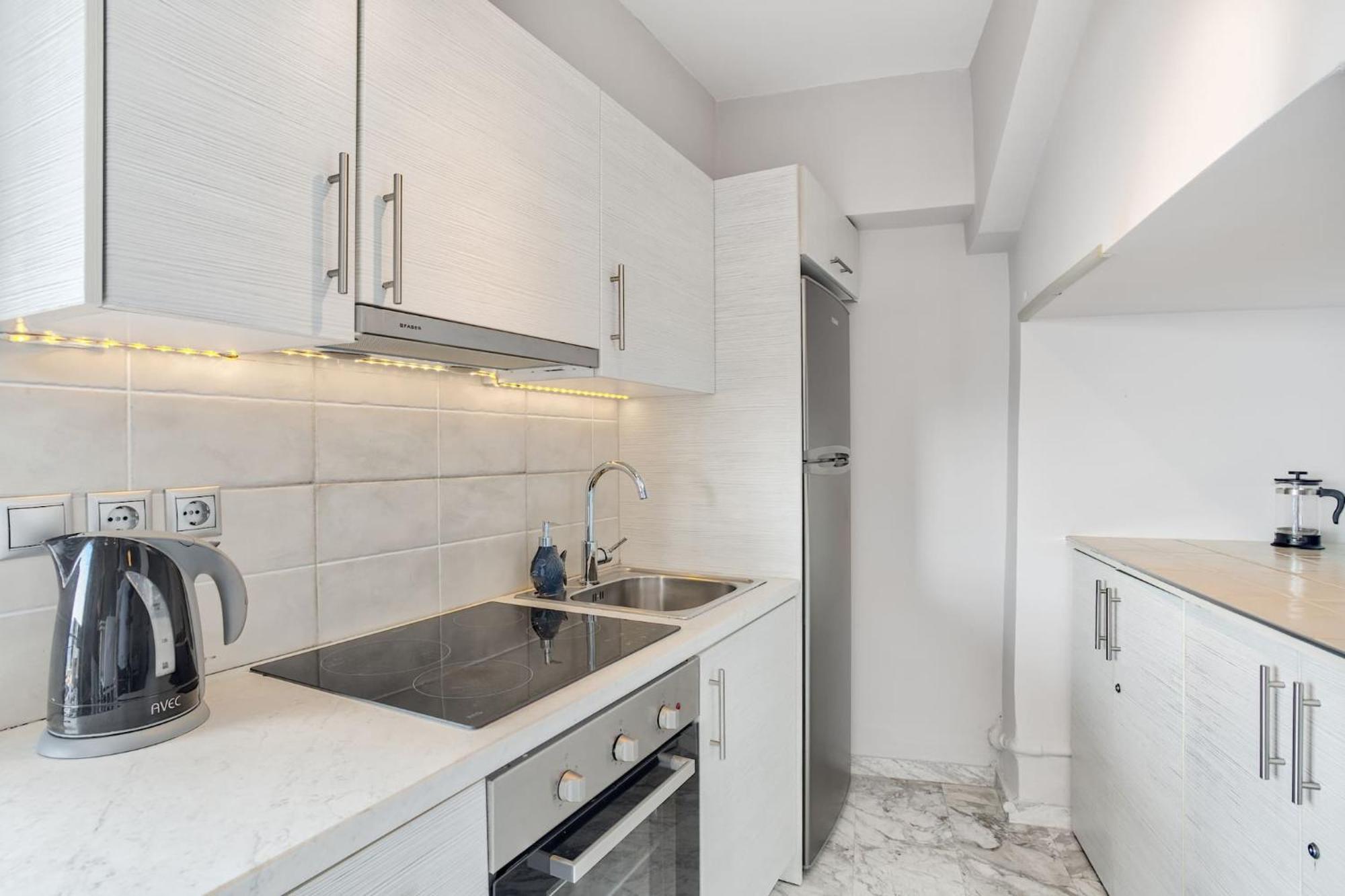 Modern Seaside Oasis In Pireas, Seaview & King Bed Διαμέρισμα Εξωτερικό φωτογραφία